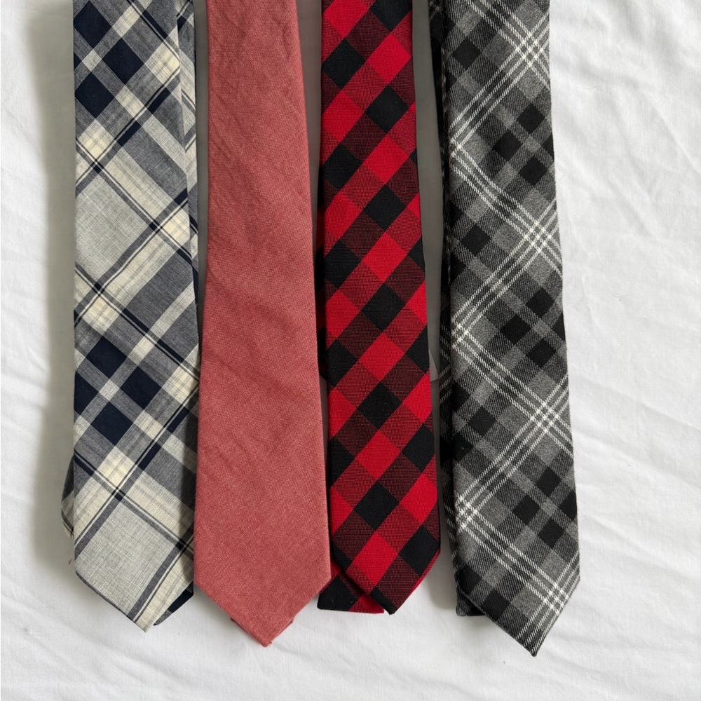 Plaid and Solid Men's Tie Bundle